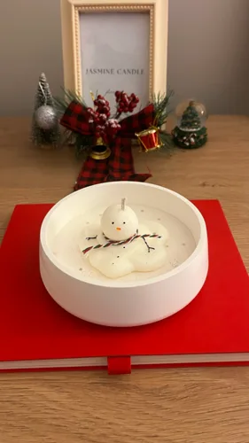 Eriyen Kardan Adam Yılbaşı Mumu Soya Wax Mum