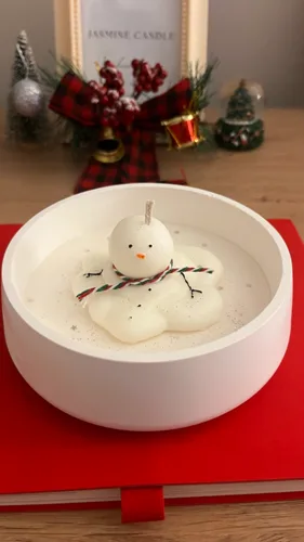 Eriyen Kardan Adam Yılbaşı Mumu Soya Wax Mum